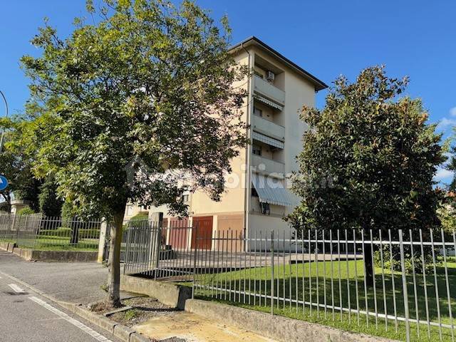 Apartamento de 2 dormitorios en Bernareggio, Italy No. 332240
