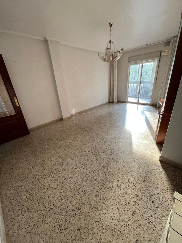 3 bedrooms Apartment in Zaragoza, Spain No. 251576