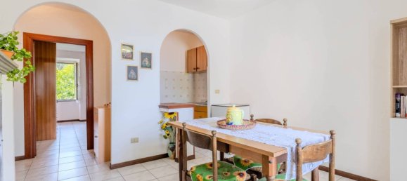 1 chambre Appartement à Capodimonte, Italy No. 166368 8