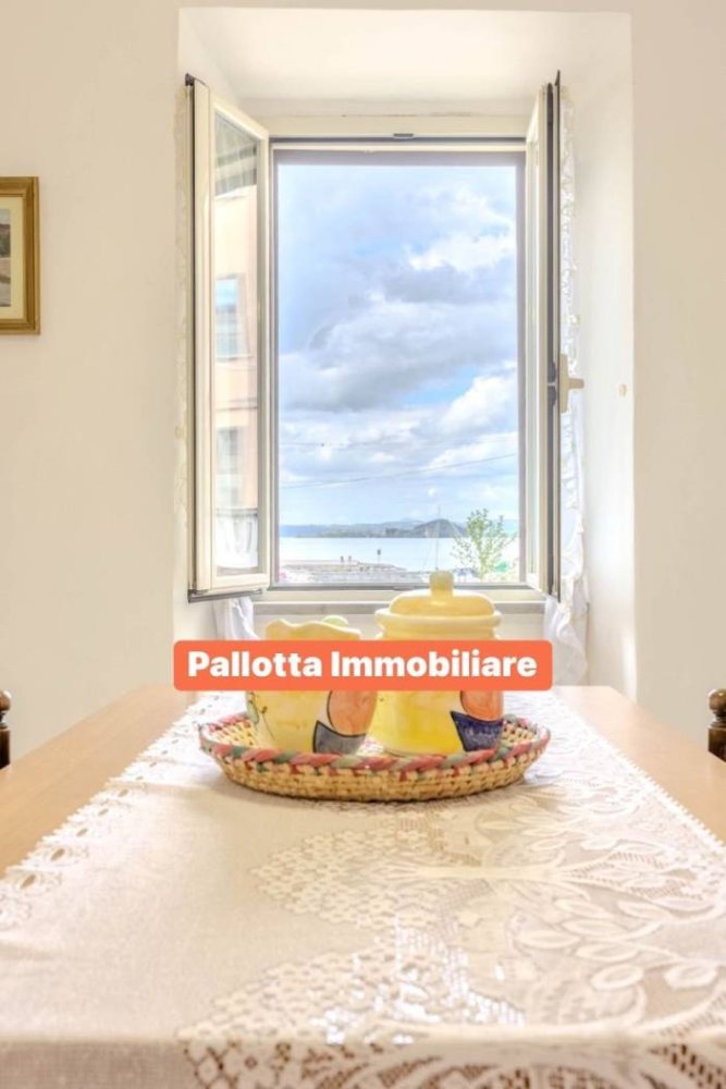 1 chambre Appartement à Capodimonte, Italy No. 166368