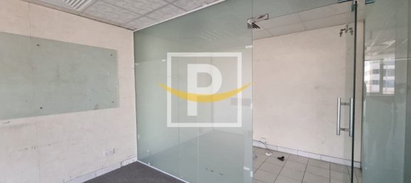 127m² Office in Dubai, UAE No. 7632 4