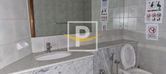 127m² Office in Dubai, UAE No. 7632 8