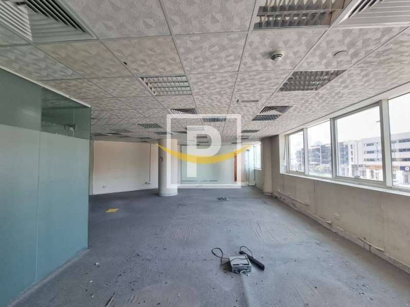 127m² Office in Dubai, UAE No. 7632