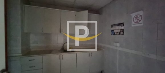 127m² Office in Dubai, UAE No. 7632 3