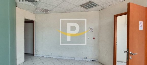 127m² Office in Dubai, UAE No. 7632 6