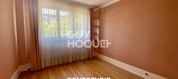 Квартира с 3 спальнями в Курбевуа, Франция № 172583 3