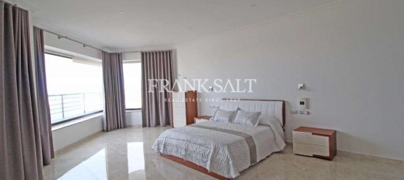 7 bedrooms Bungalow in Mellieha, Malta No. 2367 3