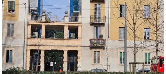 1 bedroom Apartment in Milan, Italy No. 318027 2