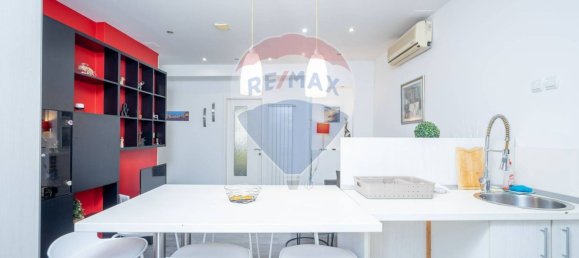 3 bedrooms Apartment in Trieste, Italy No. 19735 8