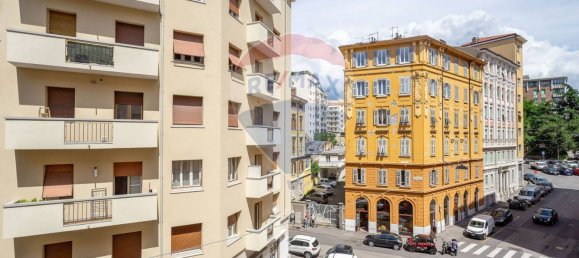 3 bedrooms Apartment in Trieste, Italy No. 19735 3