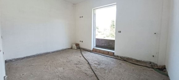 4 rooms Apartment in Sora, Italy No. 123129 4