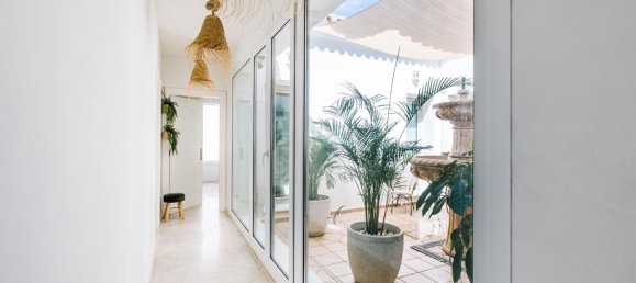 5 bedrooms Villa in Estepona, Spain No. 183443 8