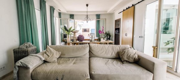 5 bedrooms Villa in Estepona, Spain No. 183443 19