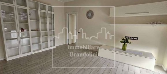 Квартира с 2 спальнями в Варесе, Италия № 344087 21