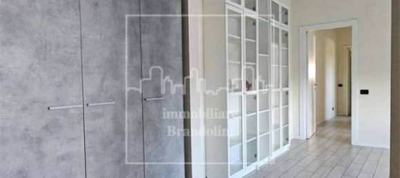 Квартира с 2 спальнями в Варесе, Италия № 344087 42