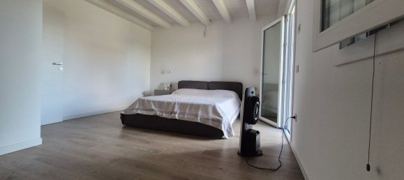 4 bedrooms House in Zero Branco, Italy No. 342030 21