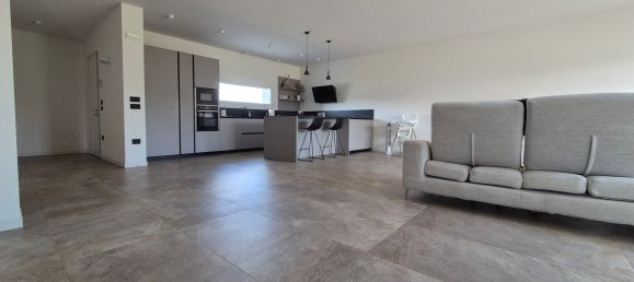 4 bedrooms House in Zero Branco, Italy No. 342030 31