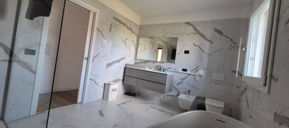 4 bedrooms House in Zero Branco, Italy No. 342030 28