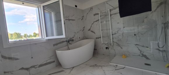 4 bedrooms House in Zero Branco, Italy No. 342030 49