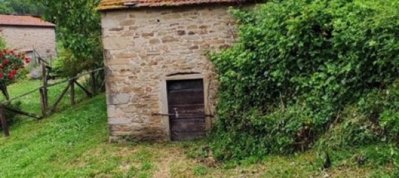 661m² Commercial property in Capolona, Italy No. 270049 5