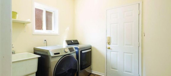 6 bedrooms House in Mississauga, Canada No. 497 10