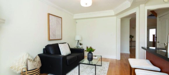 6 bedrooms House in Mississauga, Canada No. 497 12