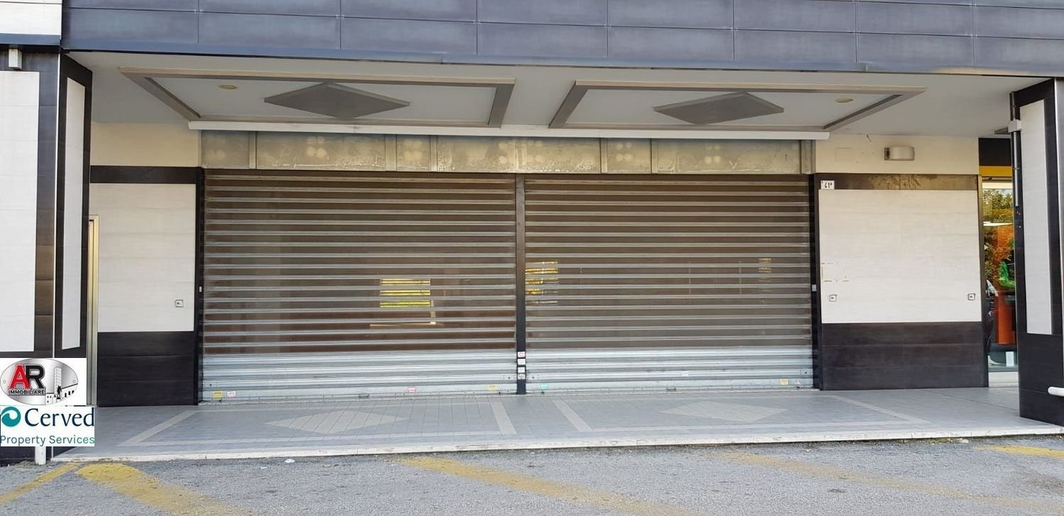 Propiedad comercial en Aprilia, Italy 395 m² No. 13553