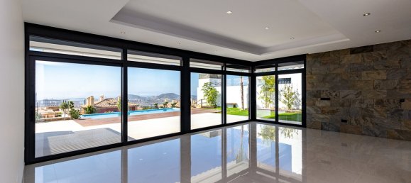 5 bedrooms Villa in Finestrat, Spain No. 2444 4