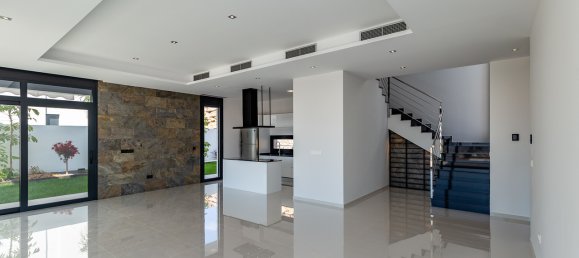 5 bedrooms Villa in Finestrat, Spain No. 2444 5