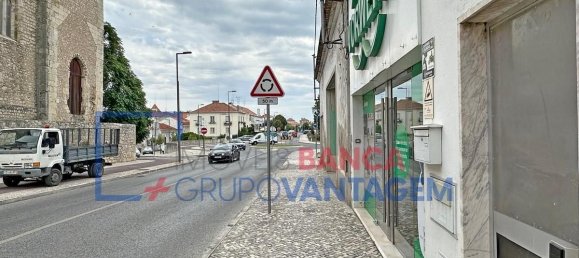 Propiedad comercial en Santarem, Portugal 280 m² No. 71960 3