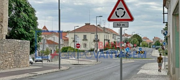 Propiedad comercial en Santarem, Portugal 280 m² No. 71960 4