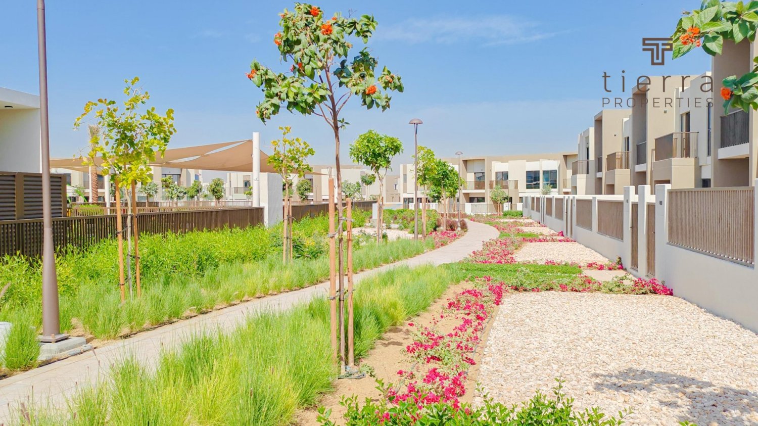 3 bedrooms Townhouse in Dubai Land, UAE No. 56293