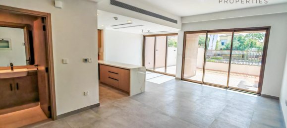 3 bedrooms Townhouse in Dubai Land, UAE No. 56293 3