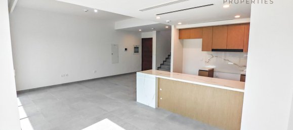 3 bedrooms Townhouse in Dubai Land, UAE No. 56293 4