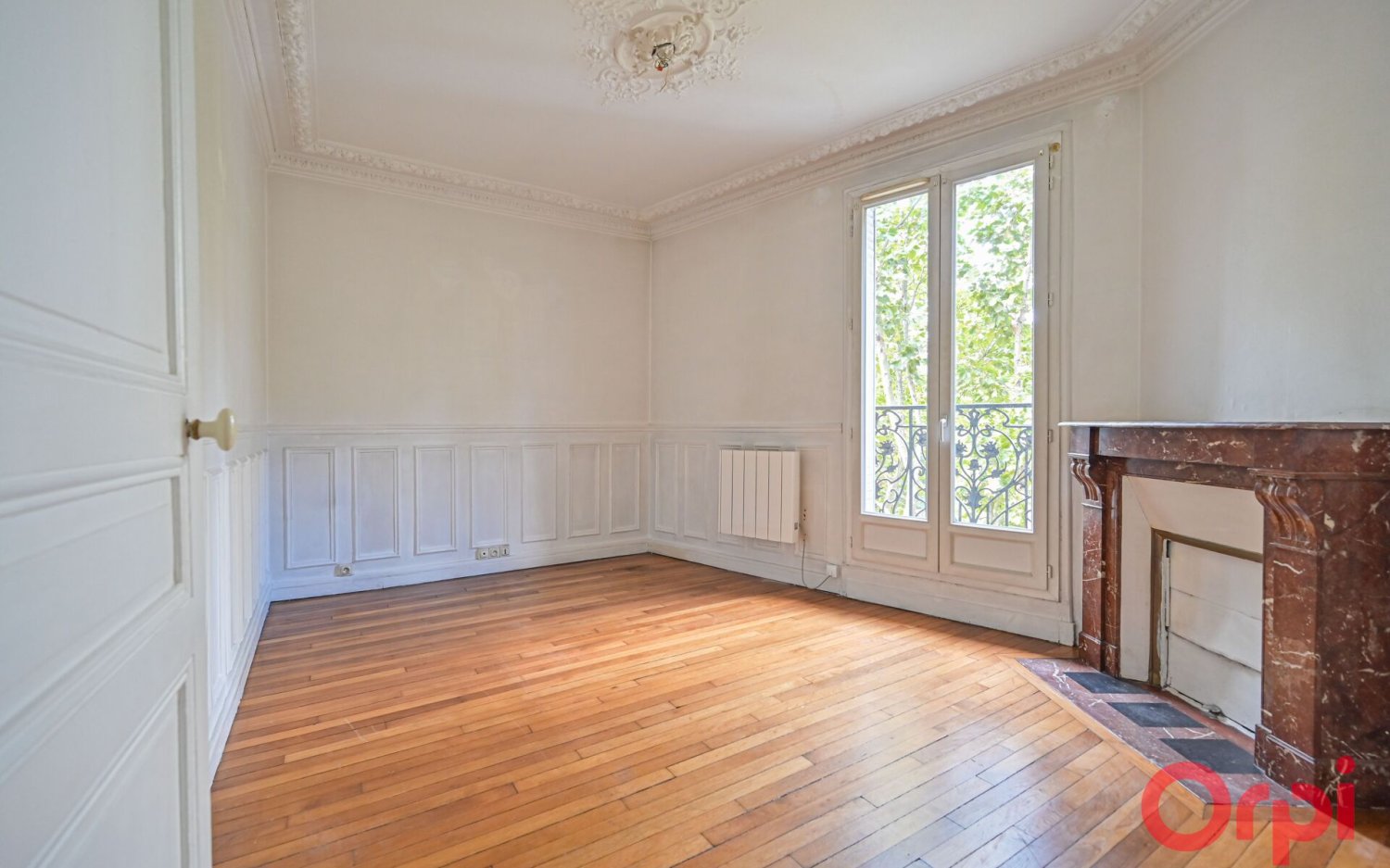 Квартира с 2 комнатами в Клиши, Франция № 337574