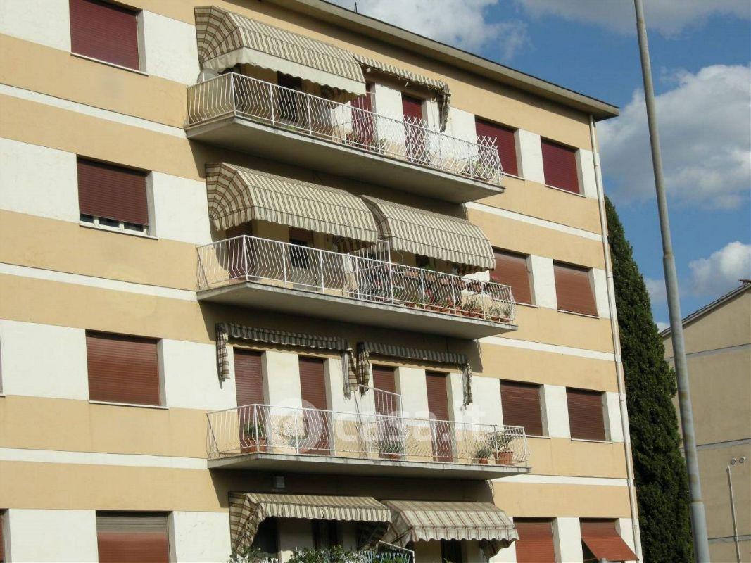 6 rooms Apartment in Pistoia, Italy No. 232303
