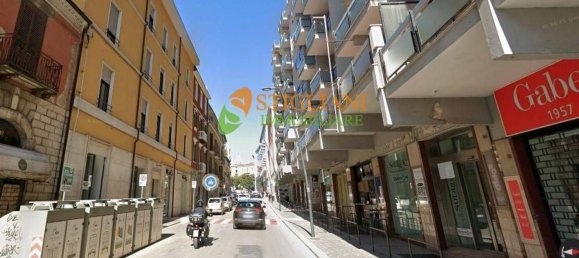 Квартира с 5 спальнями в Кампобассо, Италия № 342726 2