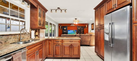 4 dormitorios villa en venta en Miami, Miami-Dade, Florida, USA № 614168 12