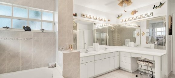 4 dormitorios villa en venta en Miami, Miami-Dade, Florida, USA № 614168 29