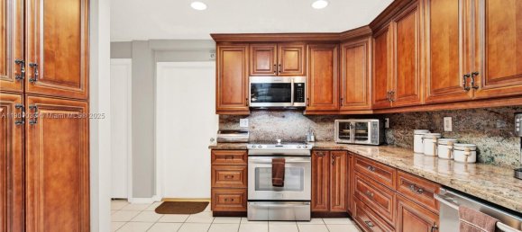 4 dormitorios villa en venta en Miami, Miami-Dade, Florida, USA № 614168 15