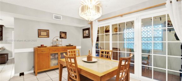 4 dormitorios villa en venta en Miami, Miami-Dade, Florida, USA № 614168 11
