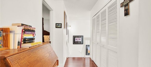 4 dormitorios villa en venta en Miami, Miami-Dade, Florida, USA № 614168 24