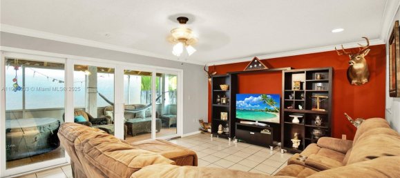 4 dormitorios villa en venta en Miami, Miami-Dade, Florida, USA № 614168 19