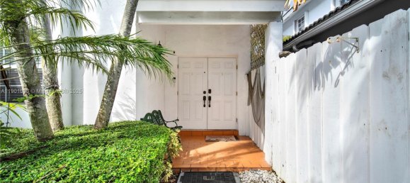 4 dormitorios villa en venta en Miami, Miami-Dade, Florida, USA № 614168 4