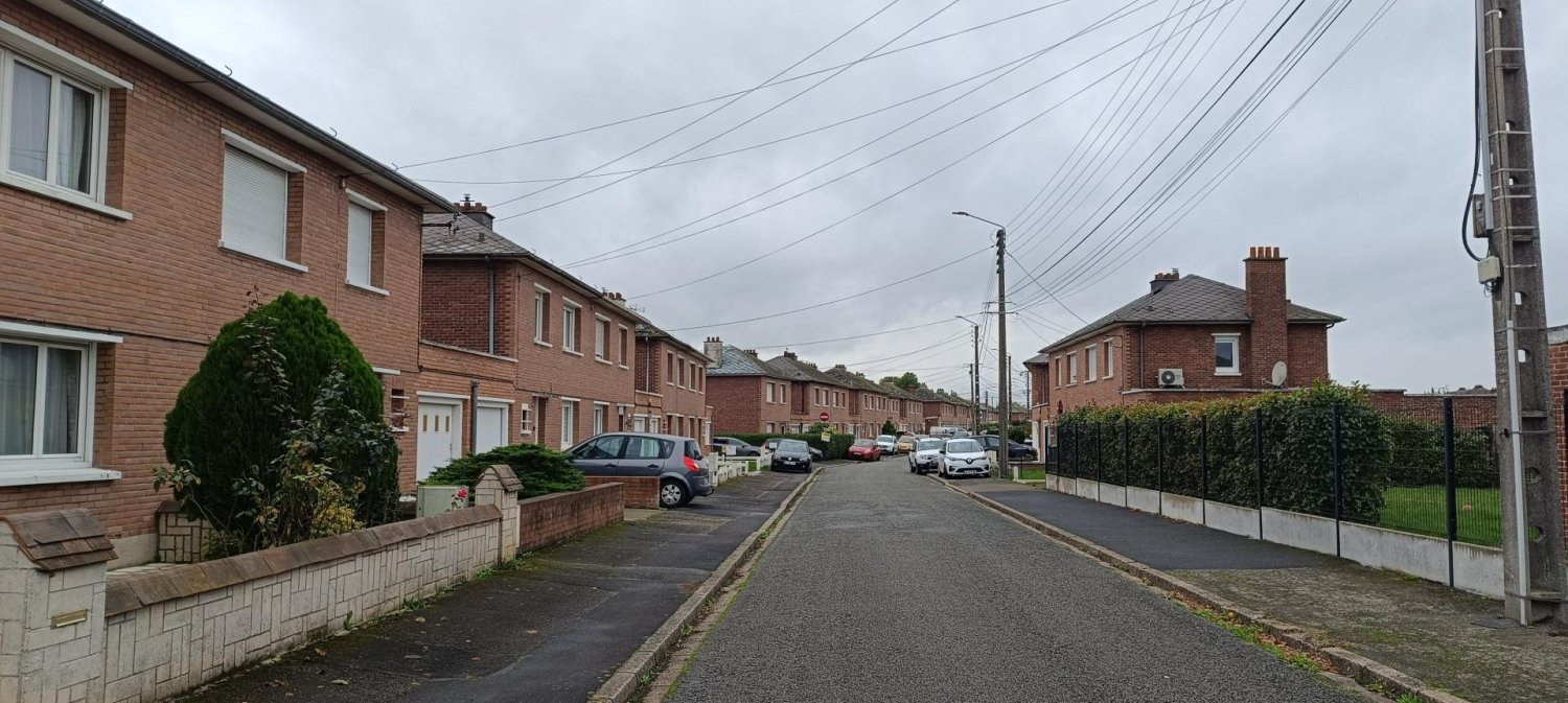 3 bedrooms House in Brebieres, France No. 214249