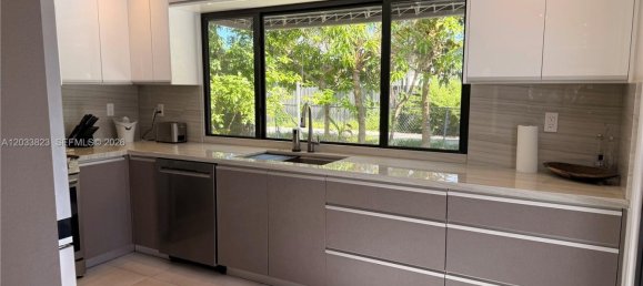 2 dormitorios villa en alquiler en Miami, Miami-Dade, Florida, USA № 614947 9