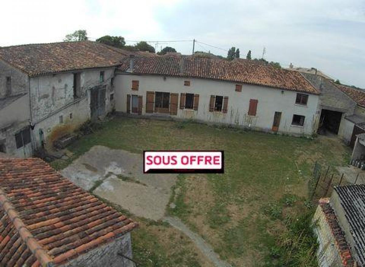 3 bedrooms House in Jarnac, France No. 23415