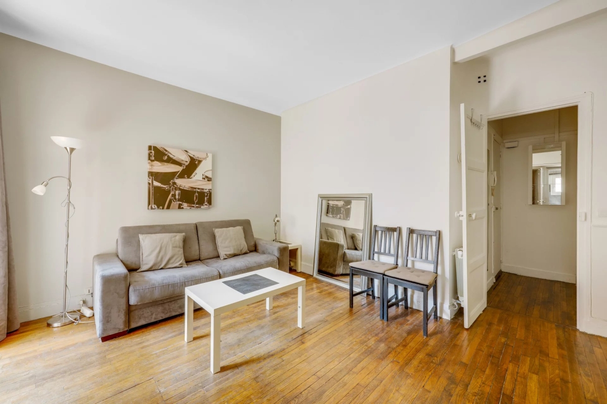 Studio à Saint-Mandé, France No. 168396