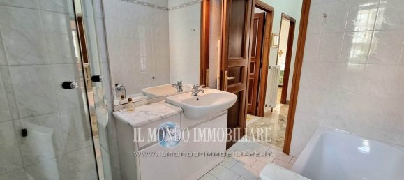 2 bedrooms Apartment in Florence, Italy No. 324540 18