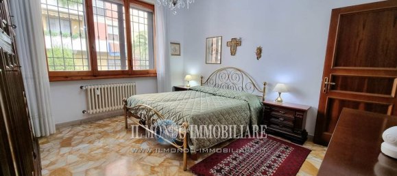 2 bedrooms Apartment in Florence, Italy No. 324540 13